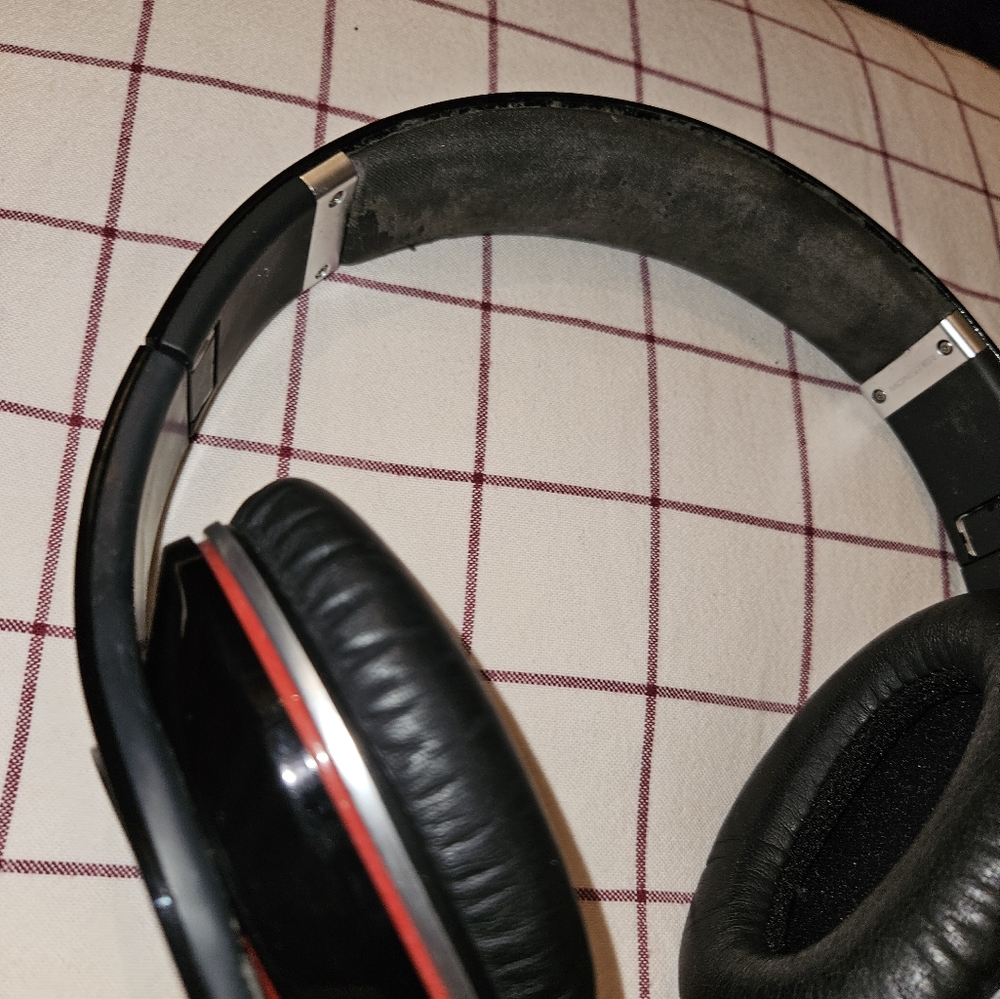 Beats - Picture 3 of 5